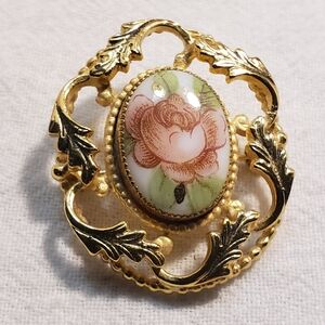 Stunning Vintage Hand Painted Goldtone Filigree Floral Rose Milk Glass Cameo